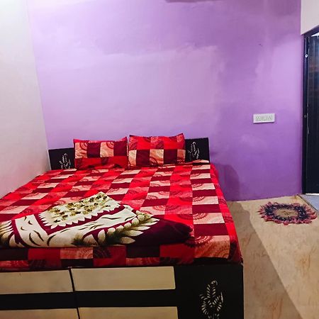 Jay Shree Radhey Home Stay Матхура Екстер'єр фото