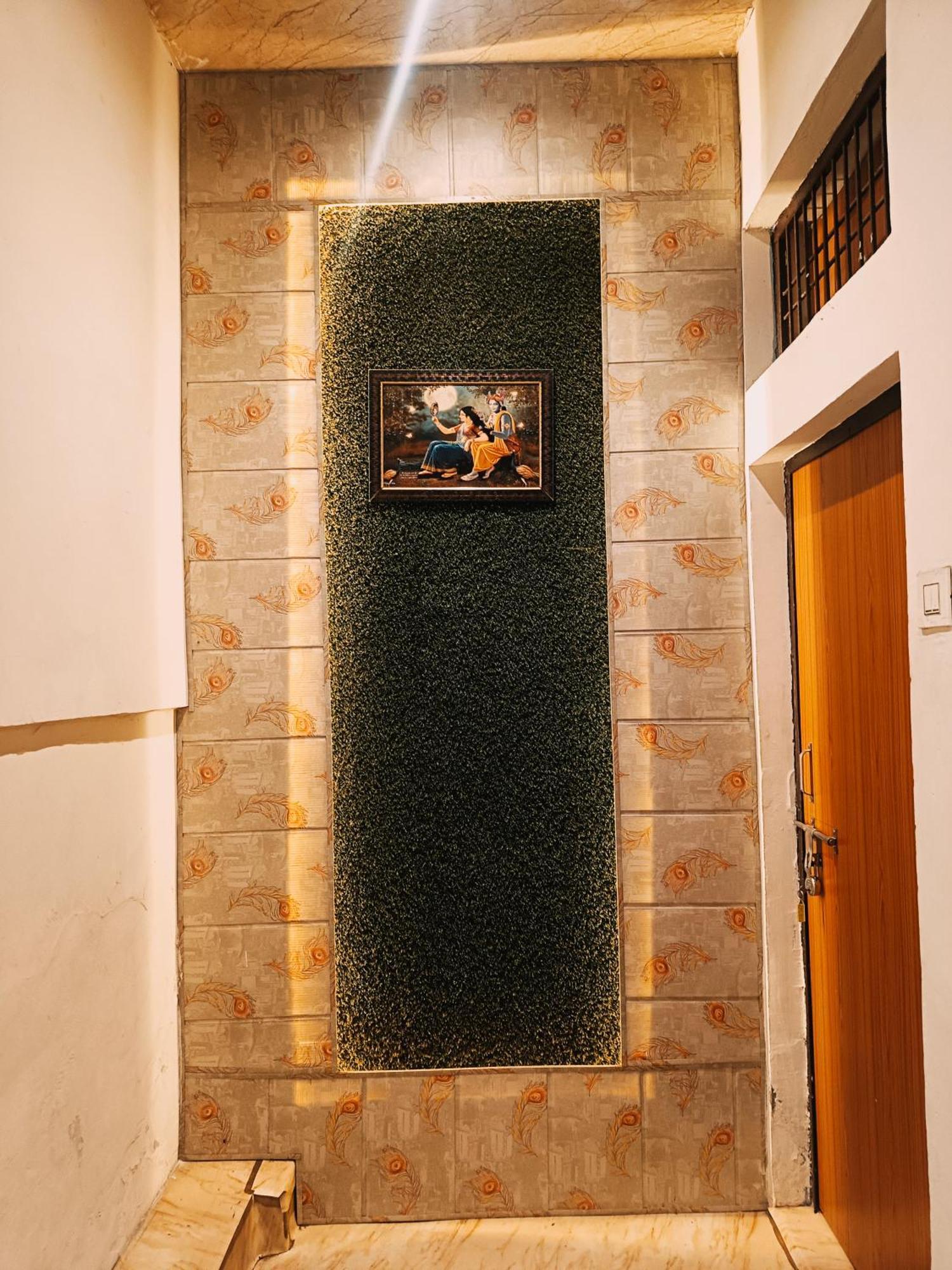 Jay Shree Radhey Home Stay Матхура Екстер'єр фото